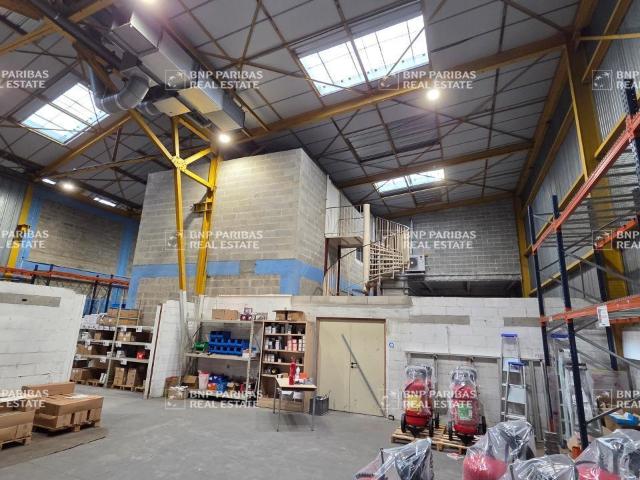 Local Commercial vente à Torcy, Noisiel