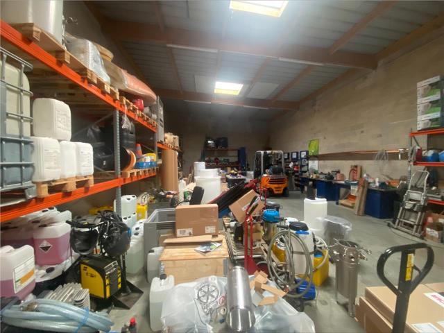 Local Commercial location à Évry, Le Coudray-montceaux