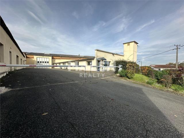 Local Commercial vente à Bourg-en-Bresse, Jassans-riottier