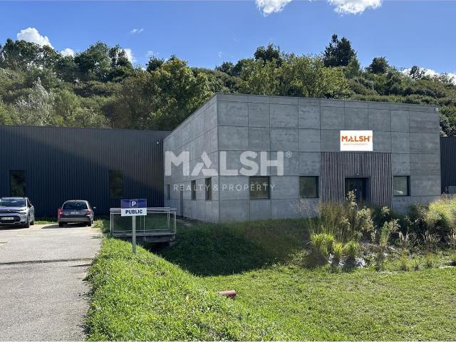 Local Commercial vente à La Tour-du-Pin, Saint-clair-de-la-tour