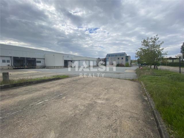 Local Commercial vente à Villefranche-sur-Saône, Rhône