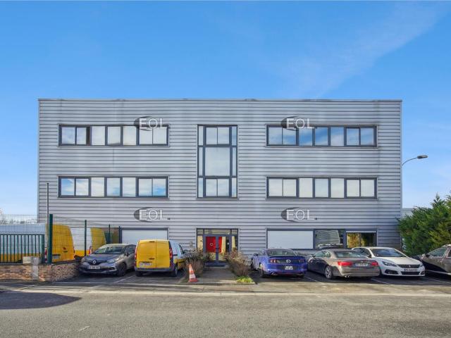 Local Commercial vente à Saint-Germain-en-Laye, Carrières-sur-seine