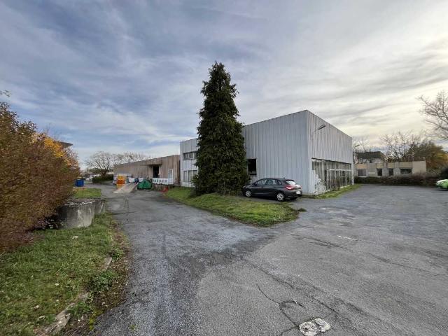 Local Commercial vente à Versailles, Montigny-le-bretonneux