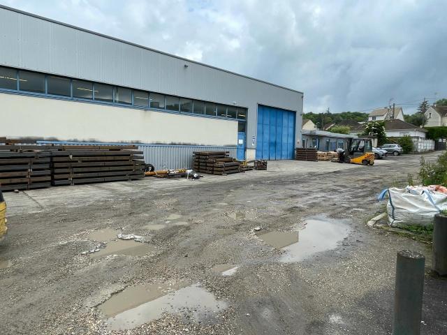 Local Commercial vente à Pontoise, Presles