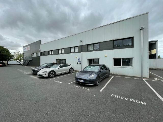 Local Commercial location à France métropolitaine, Saintes