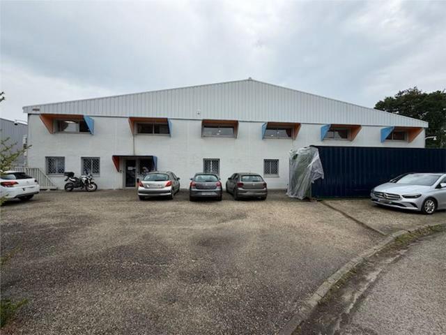 Local Commercial vente à Bordeaux, Le Haillan