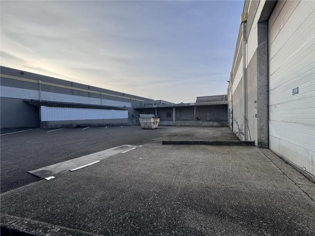 Local Commercial vente à Bourg-en-Bresse, Miribel