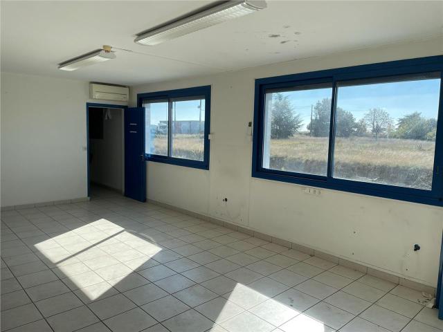 Local Commercial vente à Saumur, Montreuil-bellay