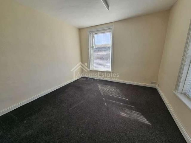 Apartment for rent in Hill Top Estate, Kirklees