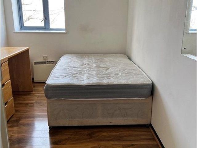 Room for rent in Charlton, Greater London
