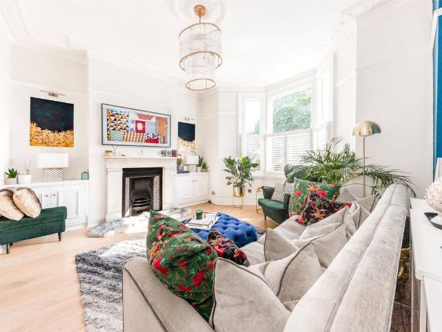 Apartment for rent in Battersea, Greater London