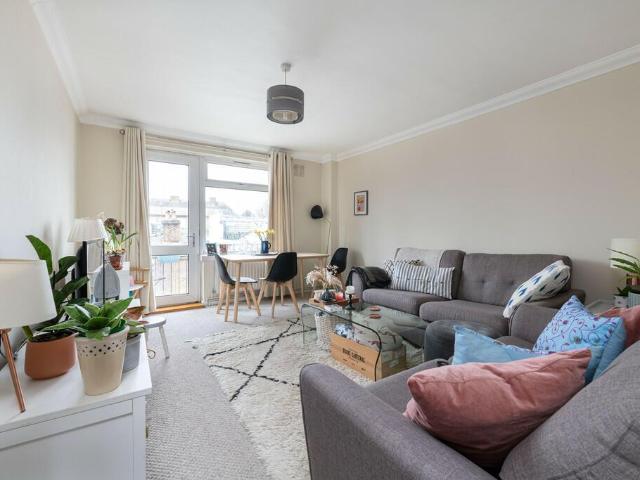 Apartment for rent in Battersea, Greater London