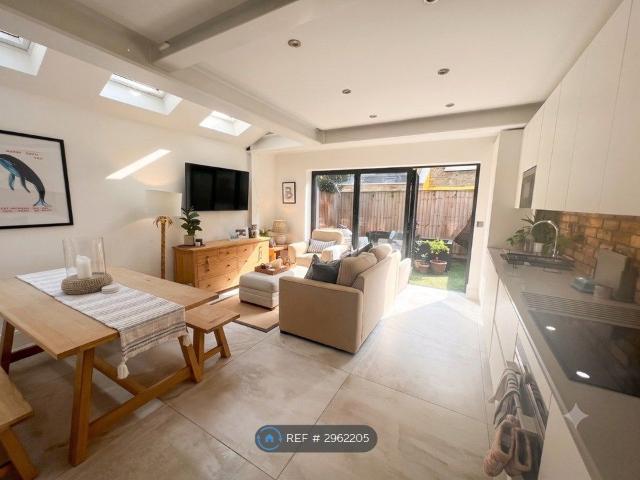 Apartment for rent in Clapham Junction, Greater London