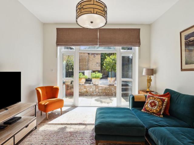 Apartment for rent in Battersea, Greater London