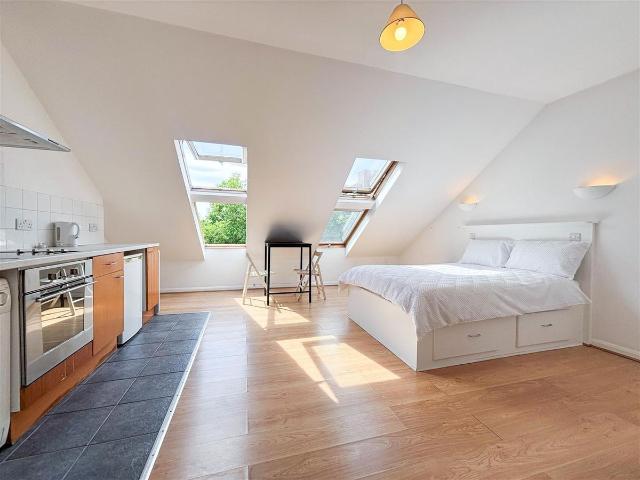 Studio for rent in Clapham Junction, Greater London