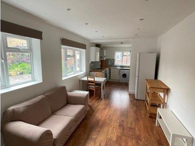 Apartment for rent in Battersea, Greater London