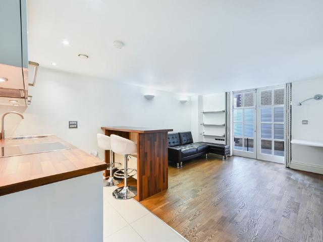 Studio for rent in London Borough of Wandsworth, Greater London