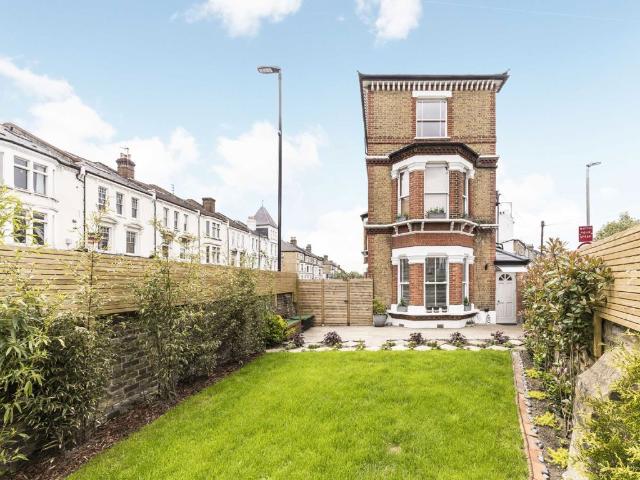 Studio for rent in Clapham Junction, Greater London