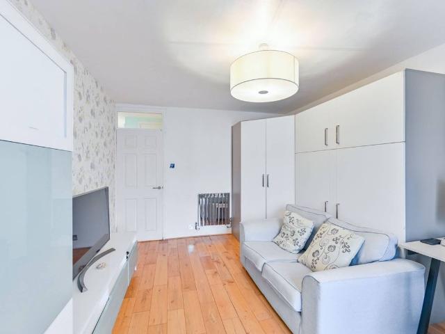 Apartment for rent in Battersea, Greater London