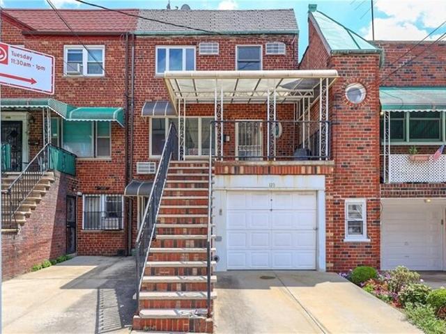 House for sale in Arverne, New York
