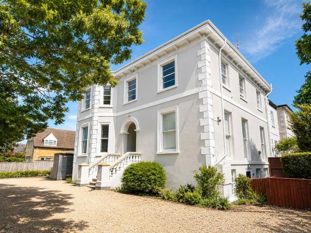 Apartment for rent in Whaddon, Golden Valley