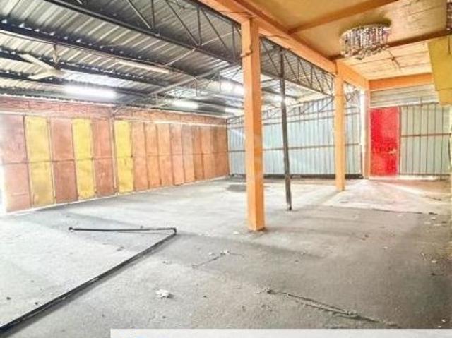 Shop for rent in Kajang, Langat