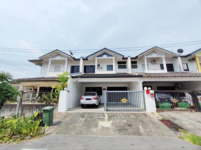 Terraced House for sale in Kuching, Bahagian Kuching