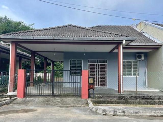 Residential House for sale in Kuching, Bahagian Kuching