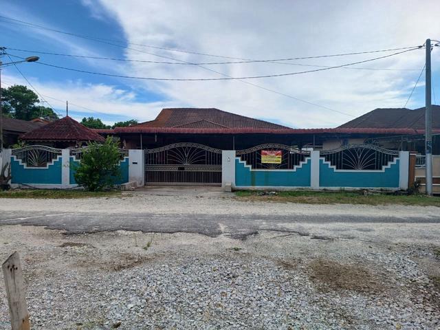 Bungalow for sale in Perak, Lekir
