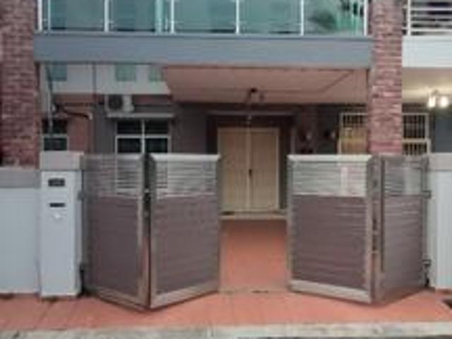 Terraced House for rent in Malaka