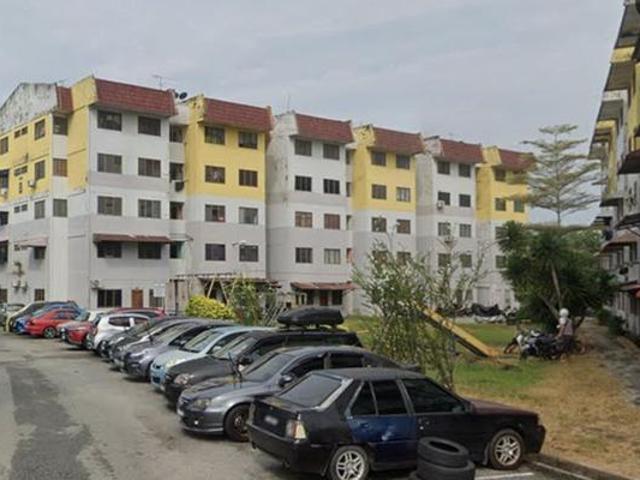 Flat for sale in Malaka