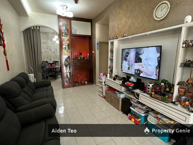 Terraced House for sale in Malaka