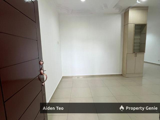Terraced House for sale in Malaka