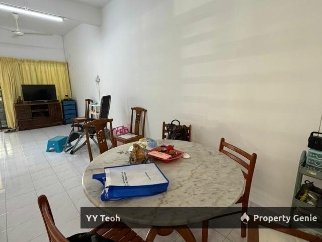 Terraced House for sale in Malaka