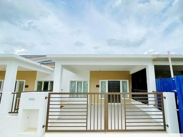 House for sale in Malaka