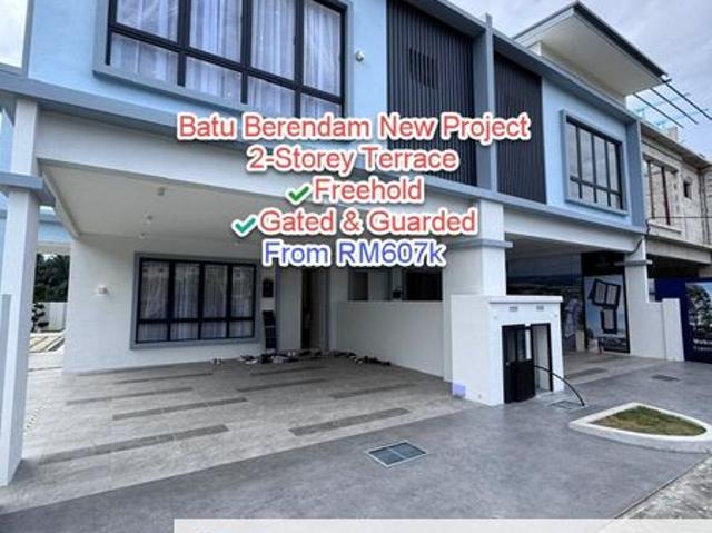 House for sale in Malaka