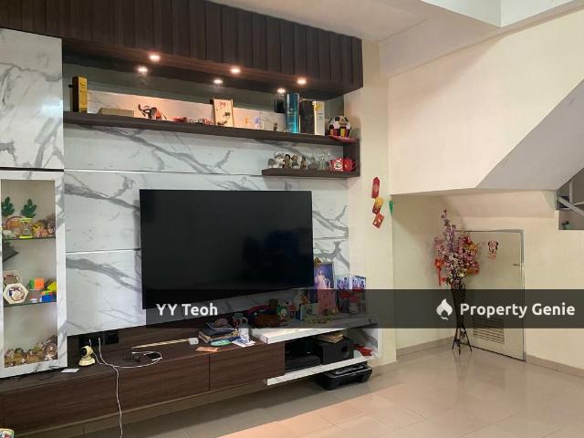Terraced House for sale in Malaka