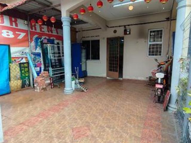 Terraced House for sale in Malaka