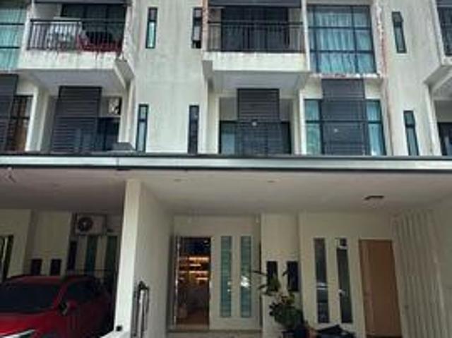 Townhouse for sale in Kuching, Bahagian Kuching