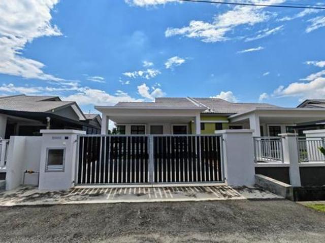 Residential House for sale in Batu Pahat, Johor