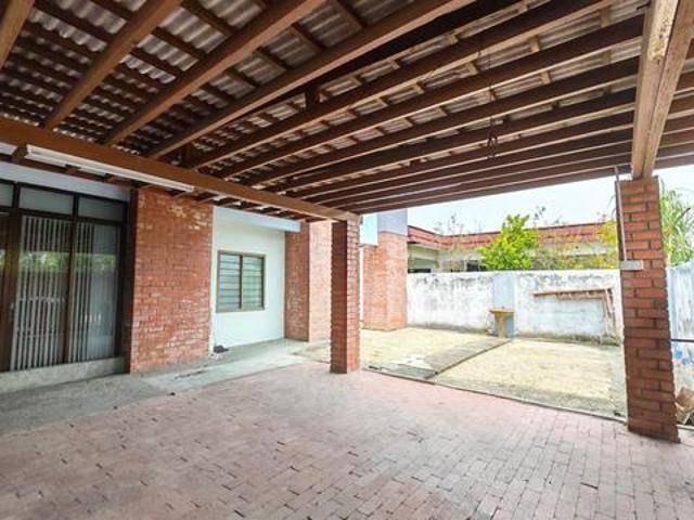 Residential House for sale in Batu Pahat