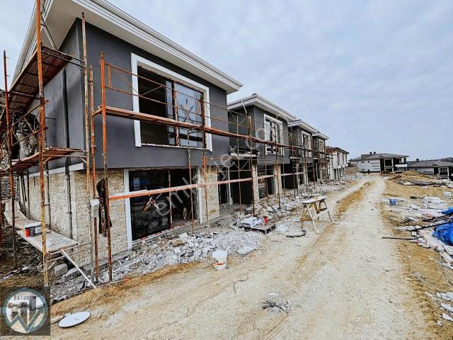 Yeşilyurt içerisinde satılık Villa
