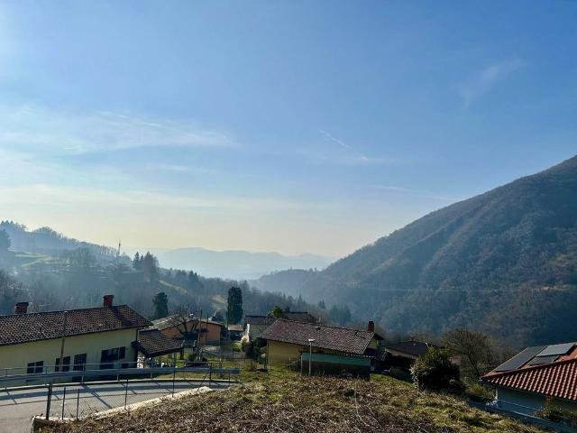 Grundstück kaufen in Morbio Superiore, Tessin