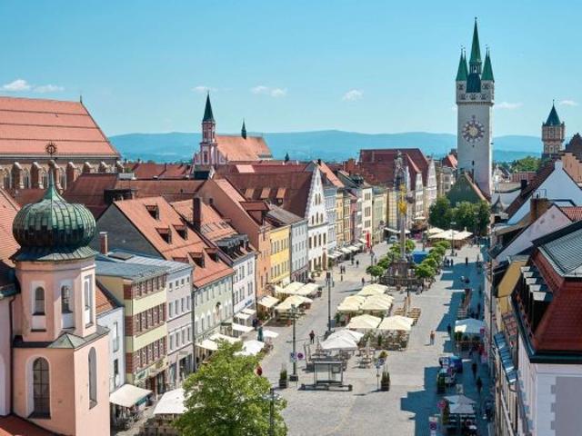 Erdgeschosswohnung kaufen in Straubing, Bayern
