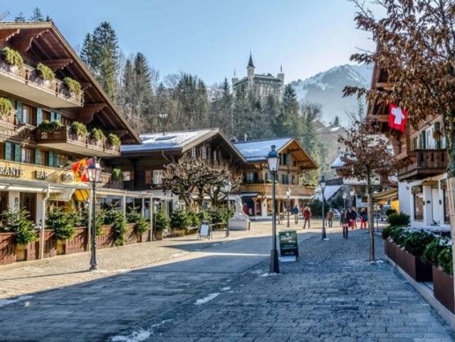 Grundstück kaufen in Saanen, Bern