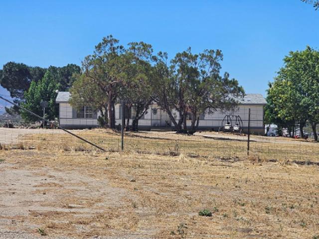 House for sale in Anza, California