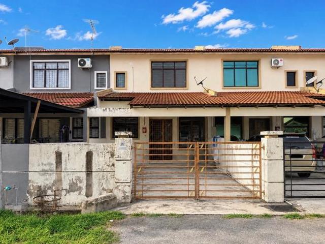Terraced House for sale in Malaka