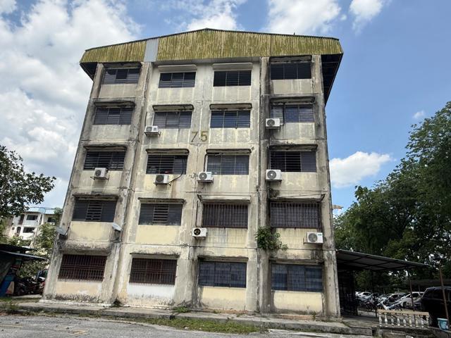 Flat for sale in Petaling, Alam Impian