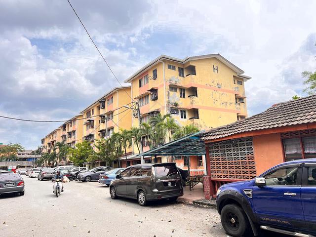 Flat for sale in Country Heights Damansara, Kuala Lumpur