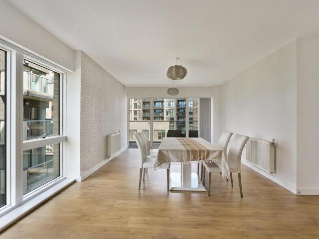 Apartment for rent in Reach, Greater London